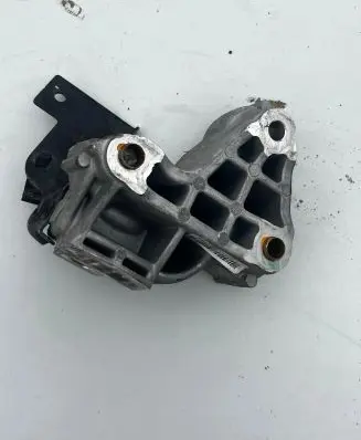 Alfa Romeo Giulia Engine mounting bracket 55272179