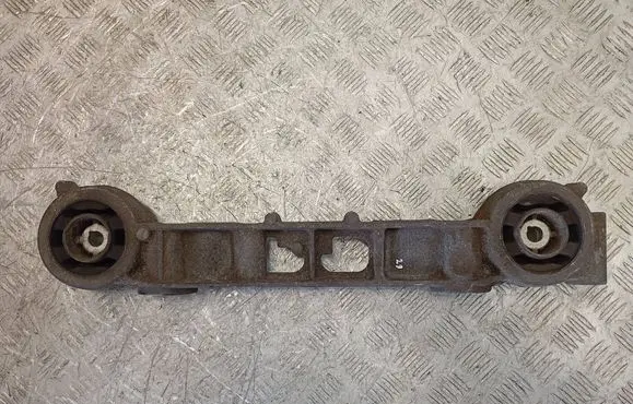 Mercedes-Benz Vito Viano W447 Rear differential mounting bracket A4473530500