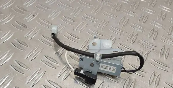 Toyota Prius+ (ZVW40) Aerial antenna amplifier 8630047150