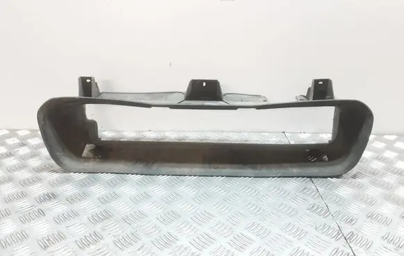 Volvo V50 Intercooler air channel guide 