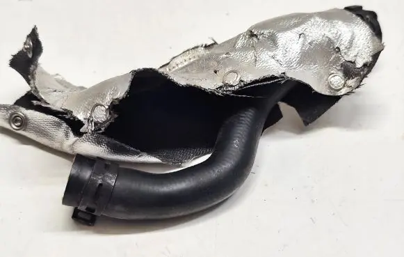 Audi A4 S4 B9 Engine coolant pipe/hose 8w0819334f