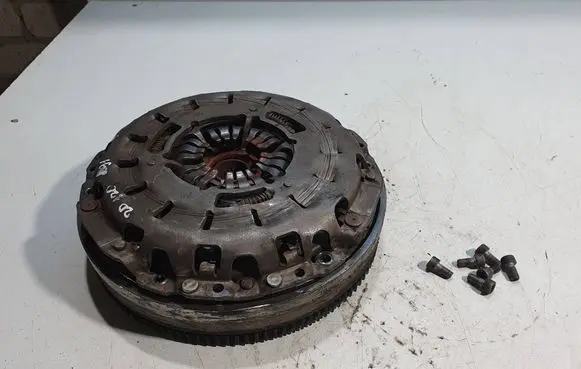 BMW 3 E90 E91 Clutch set kit 324033610 415040110