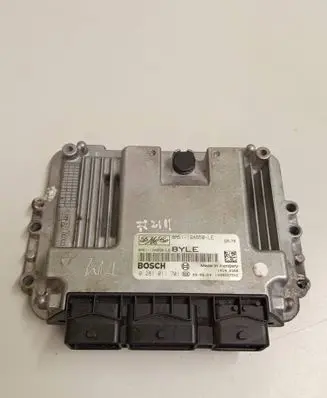 Ford Focus Engine control unit/module 8M5112A650LE 0281011701