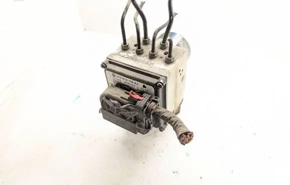 Volkswagen PASSAT B6 ABS Pump 3C0614109AJ
