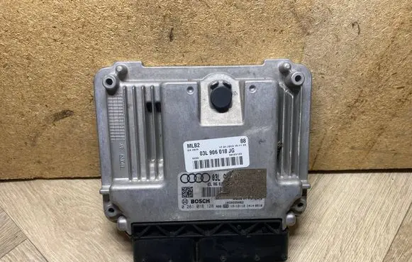 Audi A4 S4 B8 8K Engine control unit/module 03L906018JG 0281018128