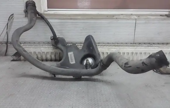 Fuel tank filler neck pipe