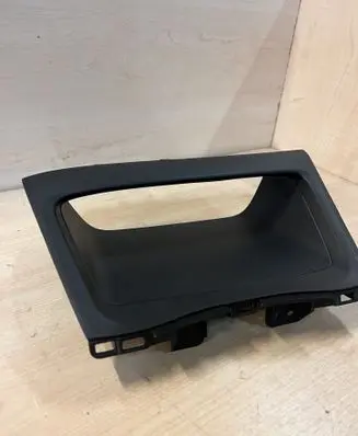 Radio/GPS head unit trim