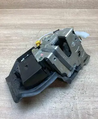 BMW 5 E39 Rear door lock 8352165 7032927