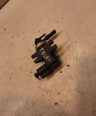 Seat Toledo II (1M) Turbo solenoid valve 1J0906627