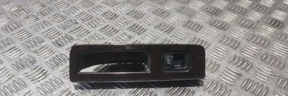 Volvo V50 Electric window control switch 8679679