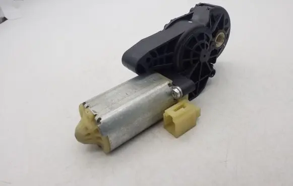 Ford Fusion II Seat adjustment motor 82753734