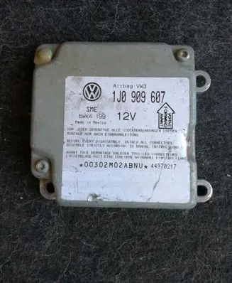 Volkswagen PASSAT B5 Airbag control unit/module 1J0909607
