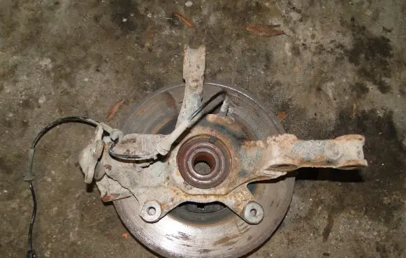 Renault Laguna III Front wheel hub spindle knuckle 400150083R