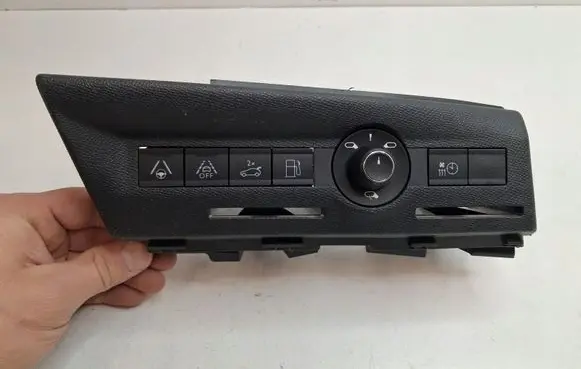 Citroen C4 Grand Picasso Central console control unit 9823541777