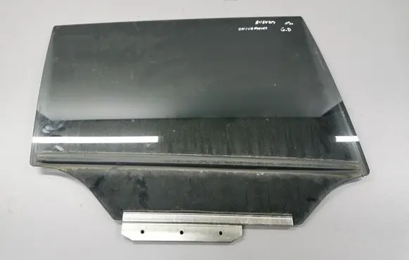 Toyota Avensis T270 Rear door window glass