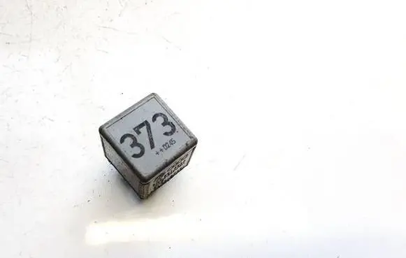 Volkswagen PASSAT B5.5 Other relay 8D0951253A V23154-B52-X301
