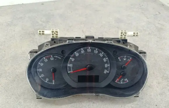 Opel Movano B Speedometer (instrument cluster) P248103635R