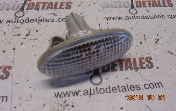 Front fender indicator light