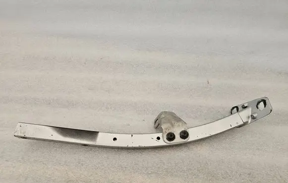 Audi A8 S8 D3 4E Fender mounting bracket 4E0805366