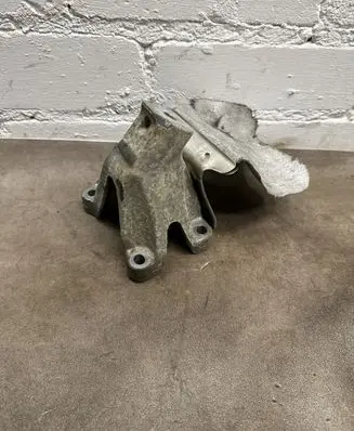 Audi A6 S6 C7 4G Engine mounting bracket 8K0199387