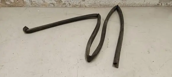 Audi Q8 Rear door rubber seal (on body) 4M8833178