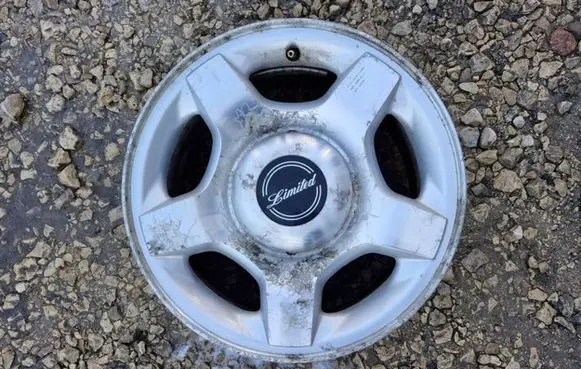Ford Explorer R16 alloy rim 