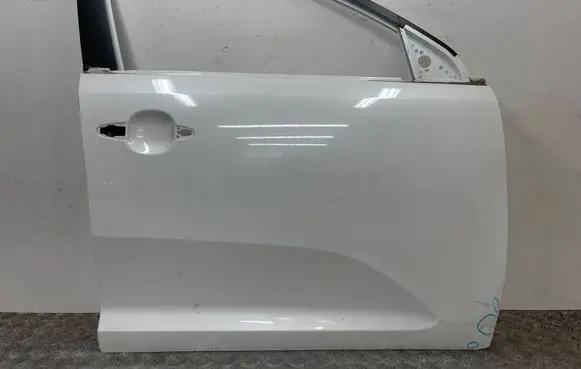 KIA Sportage Front door
