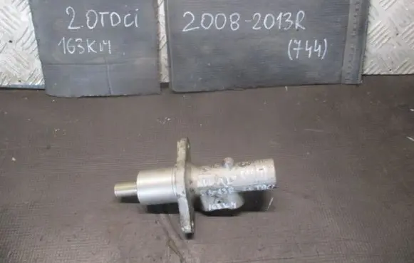 Ford Kuga I Master brake cylinder