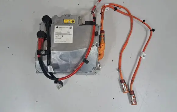 BMW i4 Voltage converter inverter 5B3E9B8 5B33609