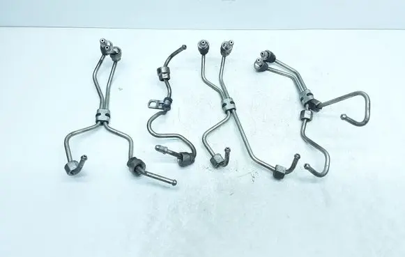 Volvo V60 Fuel injector supply line/pipe 