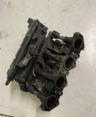 Citroen C4 I Intake manifold 9639381480 0261230043