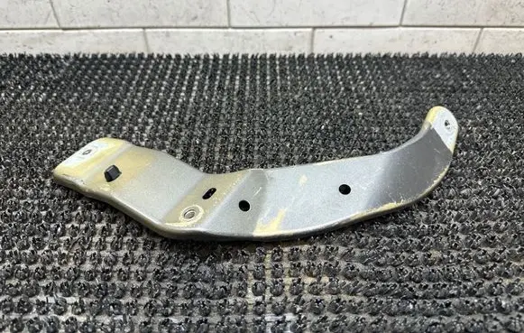 Citroen C4 II Picasso Fender mounting bracket 017242C02