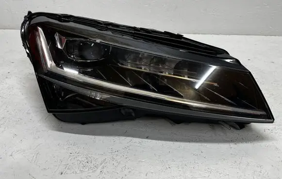 Skoda Superb B8 (3V) Headlight/headlamp 3V1941016D