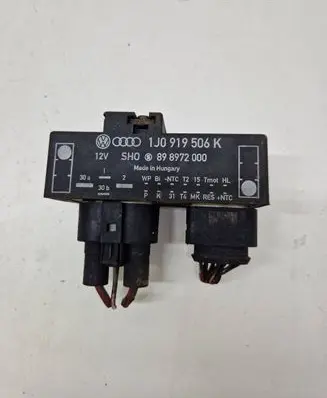 Volkswagen Golf IV Coolant fan relay 1J0919506K 898972000