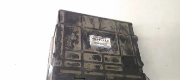 Mitsubishi Galant Engine control unit/module md340456 e2t67673