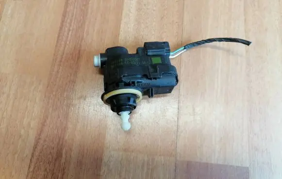 Peugeot 508 Headlight level adjustment motor 89056887
