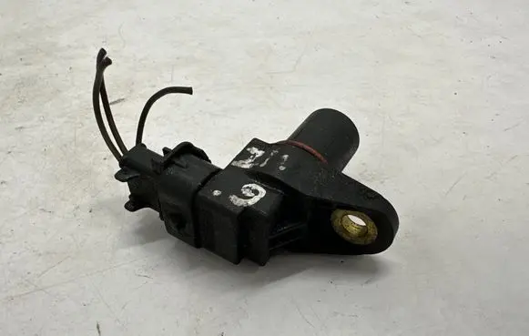Mercedes-Benz E W211 Camshaft position sensor A0051531328
