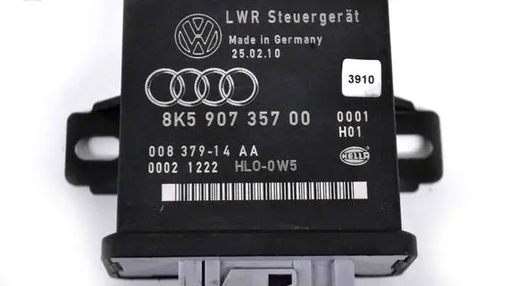 Audi A5 8T 8F Light module LCM 8K590735700