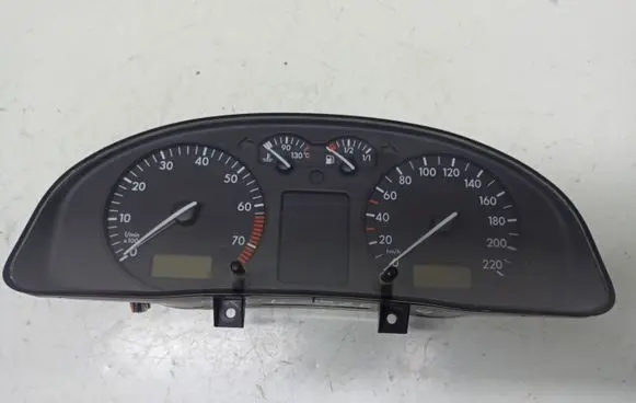 Volkswagen PASSAT B5 Speedometer (instrument cluster) 3B0919880