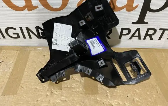 Volvo XC40 Front bumper mounting bracket 32136093