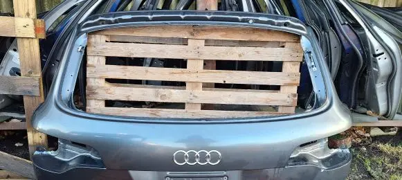 Audi Q7 4L Tailgate/trunk/boot lid