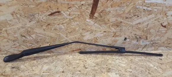 Volvo V50 Windshield/front glass wiper blade 30698250