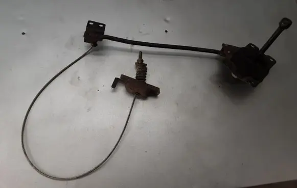 Hyundai Santa Fe Spare wheel mounting bracket 