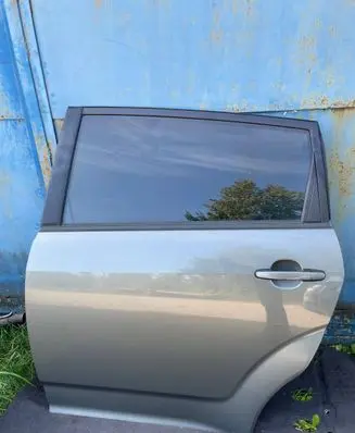 Toyota Corolla Verso E121 Rear door