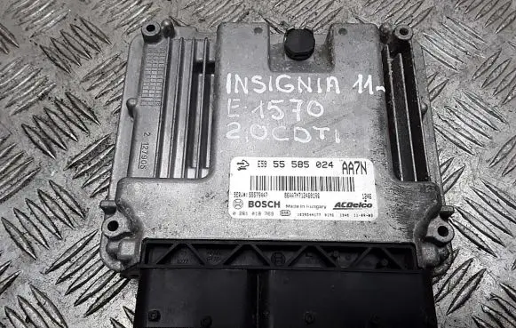 Opel Insignia A Engine control unit/module 555850240281018769