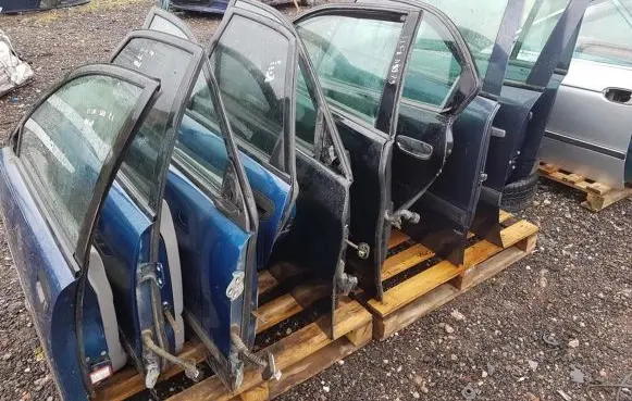 Volvo S40, V40 Front door melynos