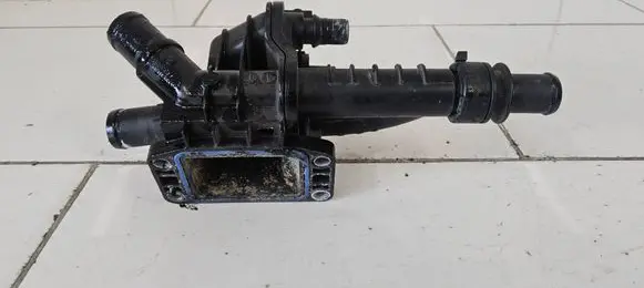 Peugeot 3008 I Thermostat/thermostat housing 9684588980