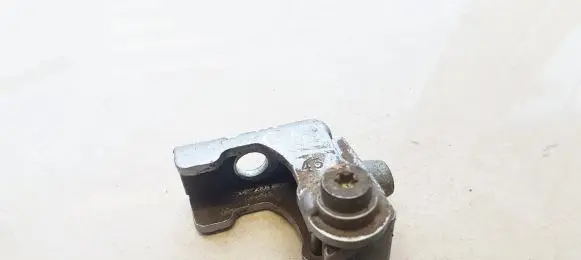 Peugeot 206 Rear door lower hinge