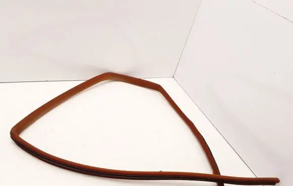 Mercedes-Benz W123 Rear door rubber seal (on body) 
