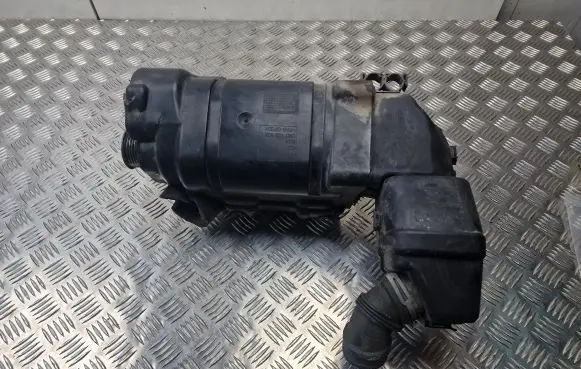 Volkswagen Golf V Supercharger 03C103502L